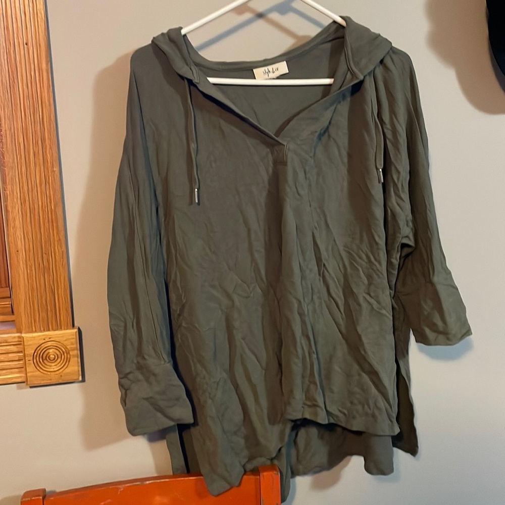 Sweatshirt